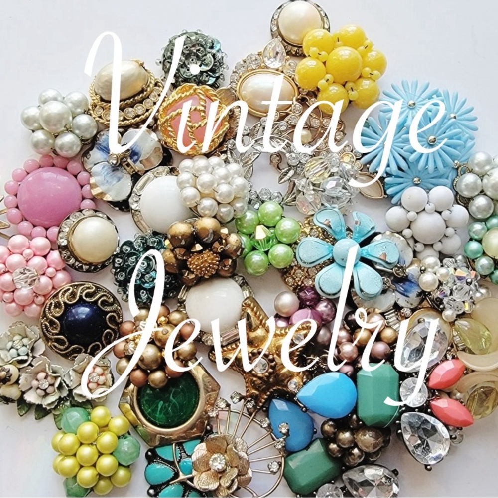 Vintage Jewelry Multicolor Brooch Set
